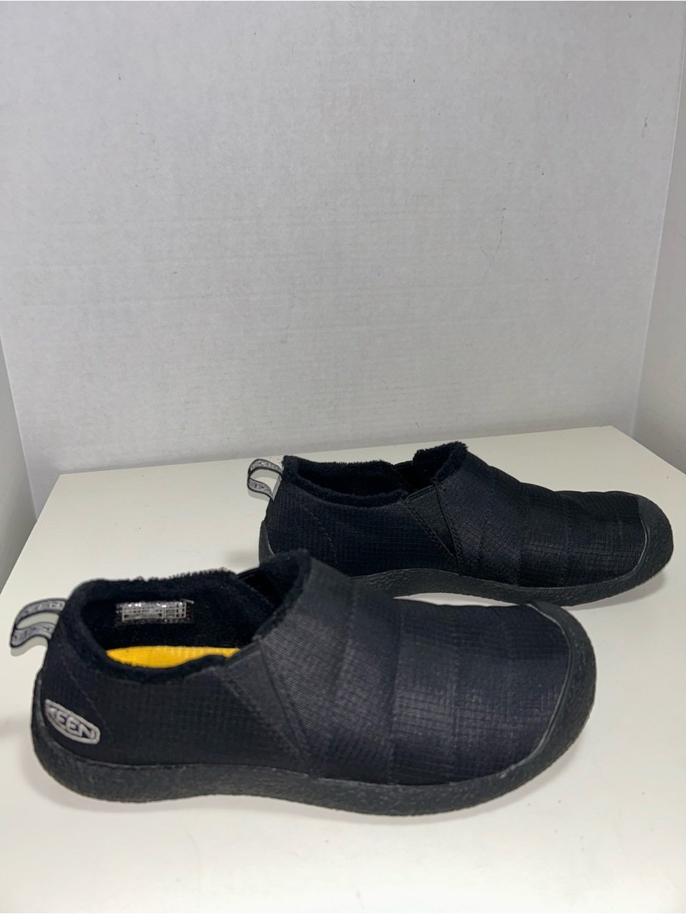 Keen Howser II Triple Black Quilted Slip On Slipper